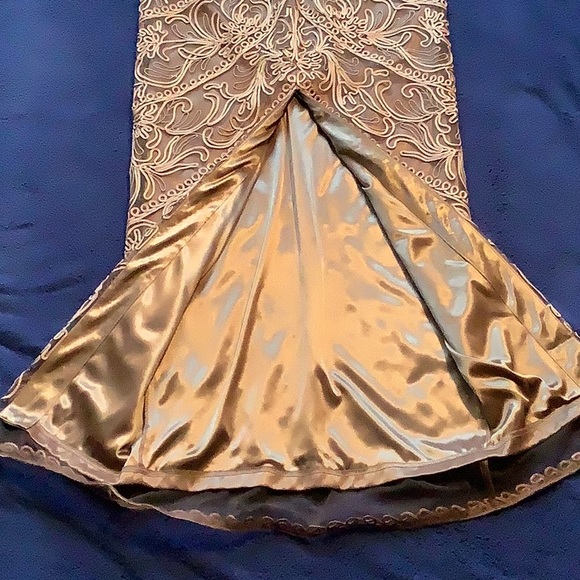 Dress - Picture 9 of 13